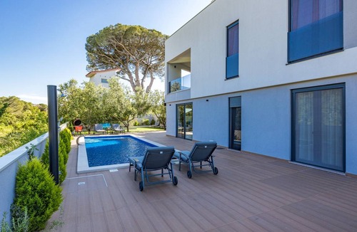 Cervar Villa | 260 m² Villa ∙ 3 bedrooms ∙ 7 guests