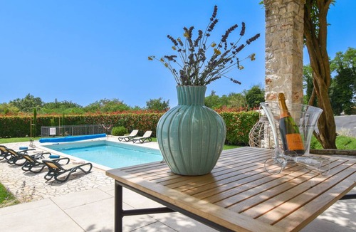 Heraki Villa | 260 m² Villa ∙ 5 bedrooms ∙ 9 guests
