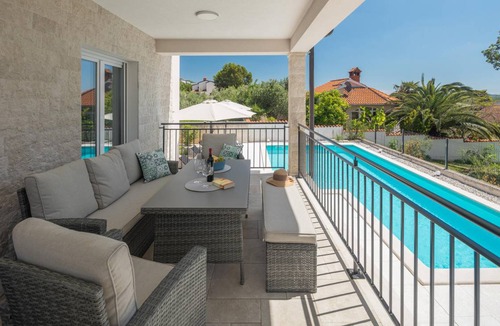 Rojci House | 265 m² House ∙ 6 bedrooms ∙ 10 guests