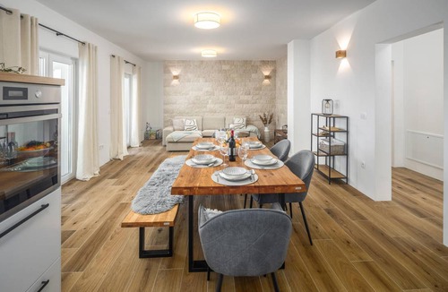 Rojci House | 265 m² House ∙ 6 bedrooms ∙ 10 guests