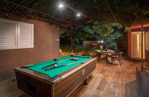 Bilice House | 270 m² House ∙ 5 bedrooms ∙ 8 guests