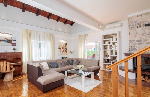 Bilice House | 270 m² House ∙ 5 bedrooms ∙ 8 guests