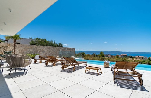 Podstrana Villa | 270 m² Villa ∙ 4 bedrooms ∙ 8 guests
