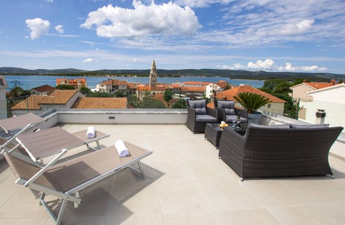 Turanj House | 287 m² House ∙ 6 bedrooms ∙ 12 guests