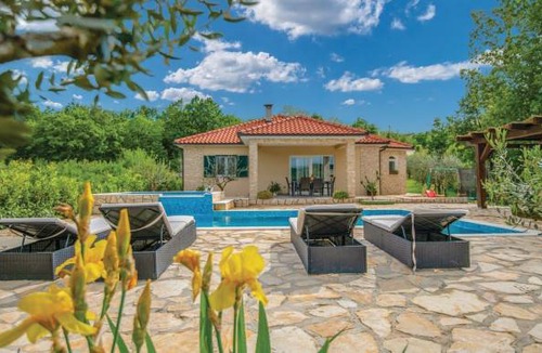 Grubine House | 3 bedroom accommodation in Grubine