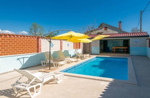 Grzini House | 3 bedroom accommodation in Zminj