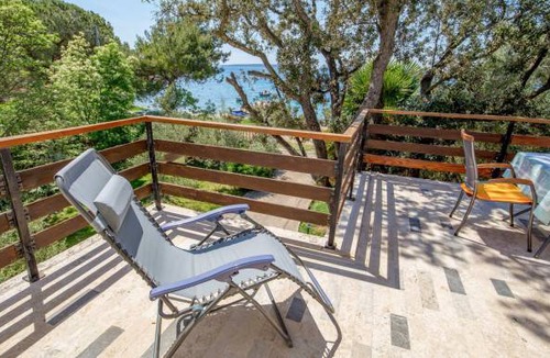 Sveti Jakov Apartment | 3 bedroom accommodation in Cres
