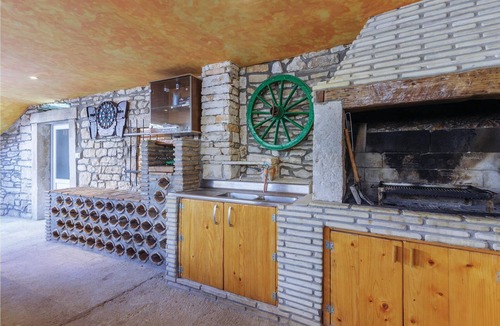 Galizana Apartment | 3 bedroom accommodation in Galizana