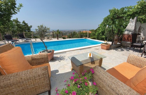 Mravince House | 3 bedroom accommodation in Mravince