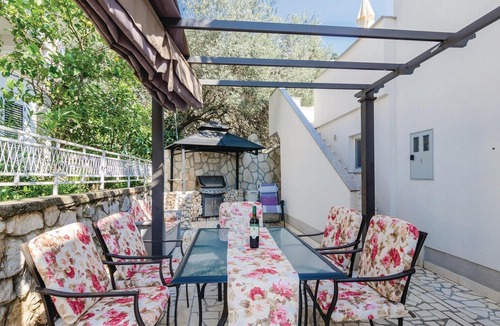 Duboka House | 3 bedroom accommodation in Klek