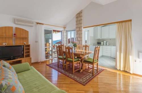 Zelenka Apartment | 3 bedroom amazing apartment in Makarska