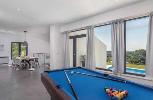 Jezenj House | 3 Bedroom Amazing Home In Veli Jezenj