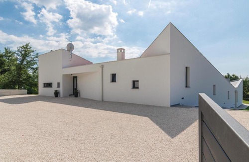 Jezenj House | 3 Bedroom Amazing Home In Veli Jezenj