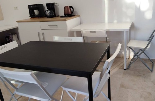 Otopeni House | 3-bedroom house in Otopeni with AC, heating, terrace, garden, private parking