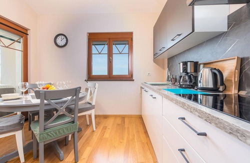 Zdrelac Apartment | 3 bedroom lovely apartment in Zdrelac