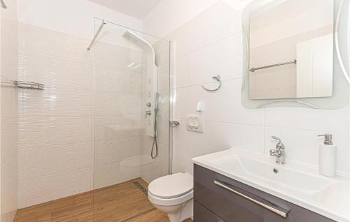 Donje Polje Apartment | 3 Bedroom Lovely Apartment In Vrpolje