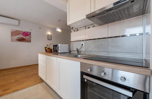 Benkovac House | 3 bedroom lovely home in Bruska