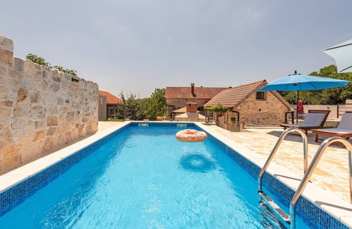 Benkovac House | 3 bedroom lovely home in Bruska