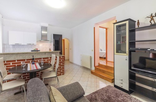 Presika House | 3 Bedroom Nice Home in Labin