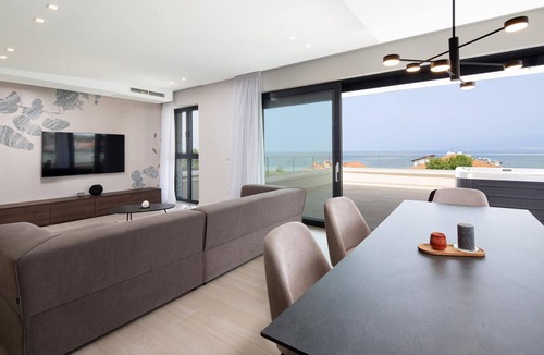 Zidarici Apartment | 3 bedroom pet friendly apartment in Malinska
