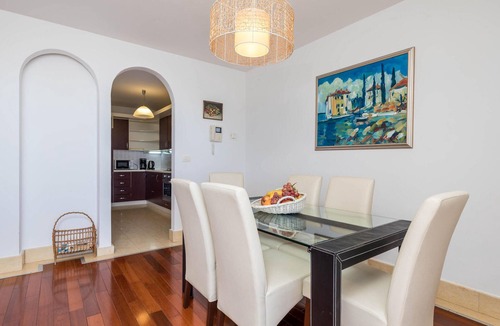 Icici Apartment | 3 bedroom stunning apartment in Icici