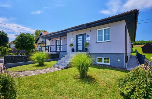 Vrbovec House | 300 m² House ∙ 3 bedrooms ∙ 6 guests