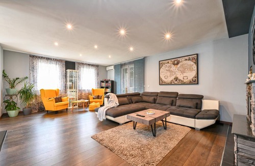 Vrbovec House | 300 m² House ∙ 3 bedrooms ∙ 6 guests