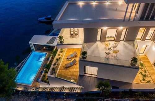 Vinisce House | 300 m² House ∙ 4 bedrooms ∙ 8 guests