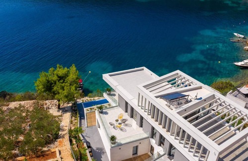 Vinisce House | 300 m² House ∙ 4 bedrooms ∙ 8 guests