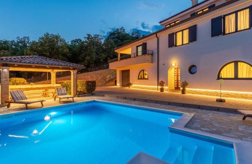 Viskovo House | 300 m² House ∙ 6 bedrooms ∙ 12 guests