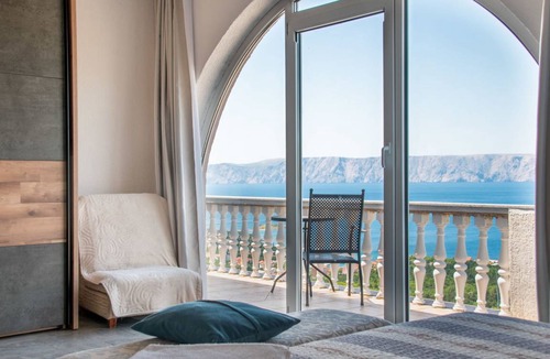 Klenovica House | 300 m² House ∙ 7 bedrooms ∙ 14 guests