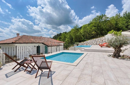 Buzet House | 300 m² House ∙ 7 bedrooms ∙ 14 guests