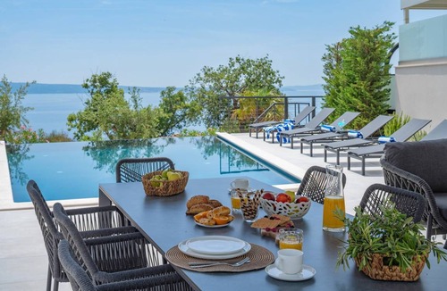 Podstrana Villa | 300 m² Villa ∙ 4 bedrooms ∙ 8 guests