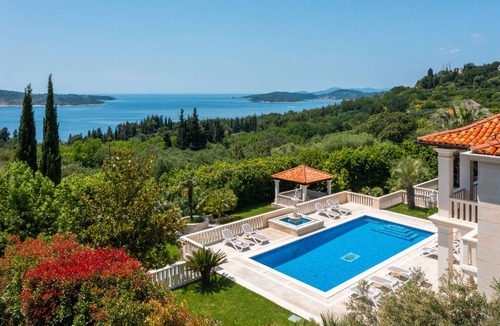 Trsteno Villa | 300 m² Villa ∙ 6 bedrooms ∙ 12 guests