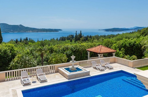 Trsteno Villa | 300 m² Villa ∙ 6 bedrooms ∙ 12 guests