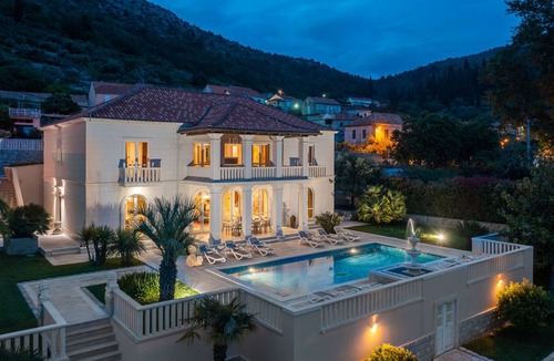 Trsteno Villa | 300 m² Villa ∙ 6 bedrooms ∙ 12 guests