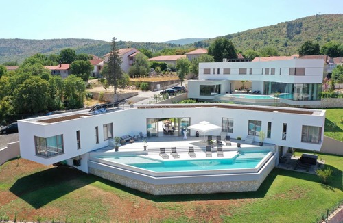 Zmijavci Villa | 311 m² Villa ∙ 5 bedrooms ∙ 12 guests