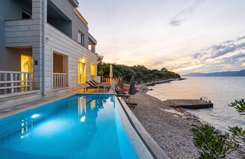Janjina House | 320 m² House ∙ 6 bedrooms ∙ 12 guests