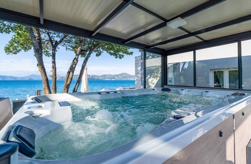 Janjina House | 320 m² House ∙ 6 bedrooms ∙ 12 guests