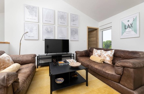 Rasopasno House | 350 m² House ∙ 3 bedrooms ∙ 6 guests