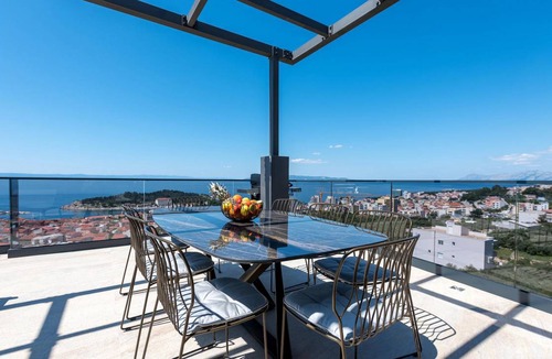 Moca House | 350 m² House ∙ 3 bedrooms ∙ 7 guests