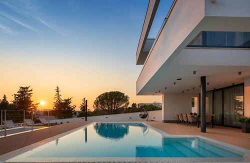Diklo House | 350 m² House ∙ 4 bedrooms ∙ 8 guests
