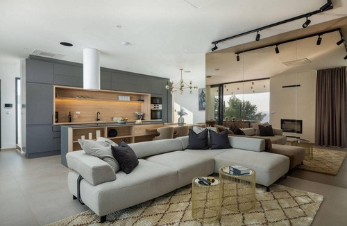Diklo House | 350 m² House ∙ 4 bedrooms ∙ 8 guests