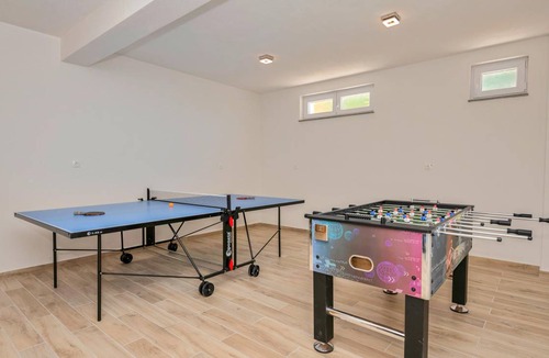 Donji Prolozac House | 350 m² House ∙ 5 bedrooms ∙ 10 guests