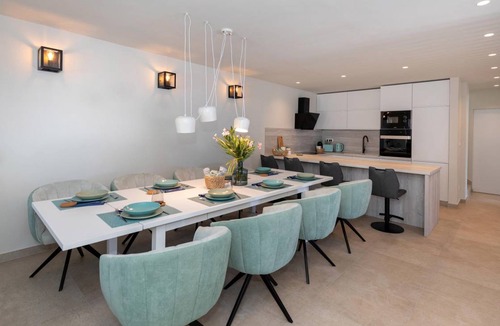 Klek House | 360 m² House ∙ 6 bedrooms ∙ 12 guests