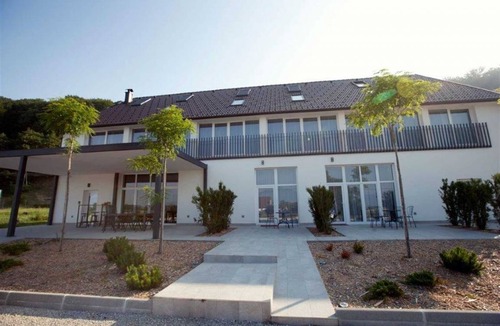 Skofljica Apartment | 37 m² Apartment ∙ 2 bedrooms ∙ 4 guests