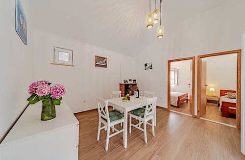 Zrnovo Apartment | 37 m² Apartment ∙ 2 bedrooms ∙ 4 guests