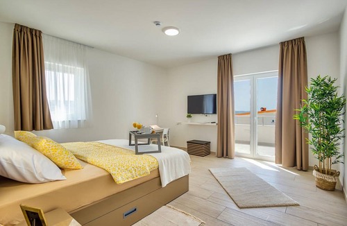 Metajna House | 375 m² House ∙ 4 bedrooms ∙ 10 guests