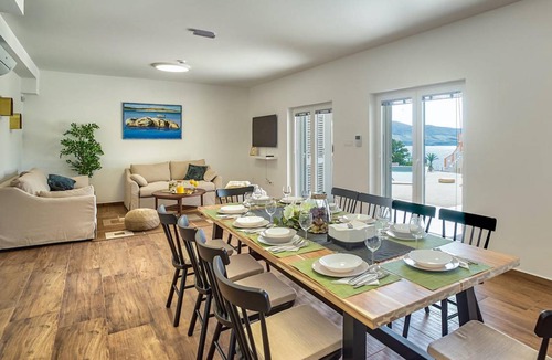 Metajna House | 375 m² House ∙ 4 bedrooms ∙ 10 guests
