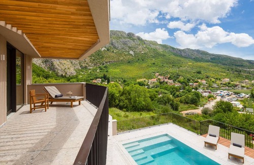 Rozat House | 380 m² House ∙ 3 bedrooms ∙ 8 guests